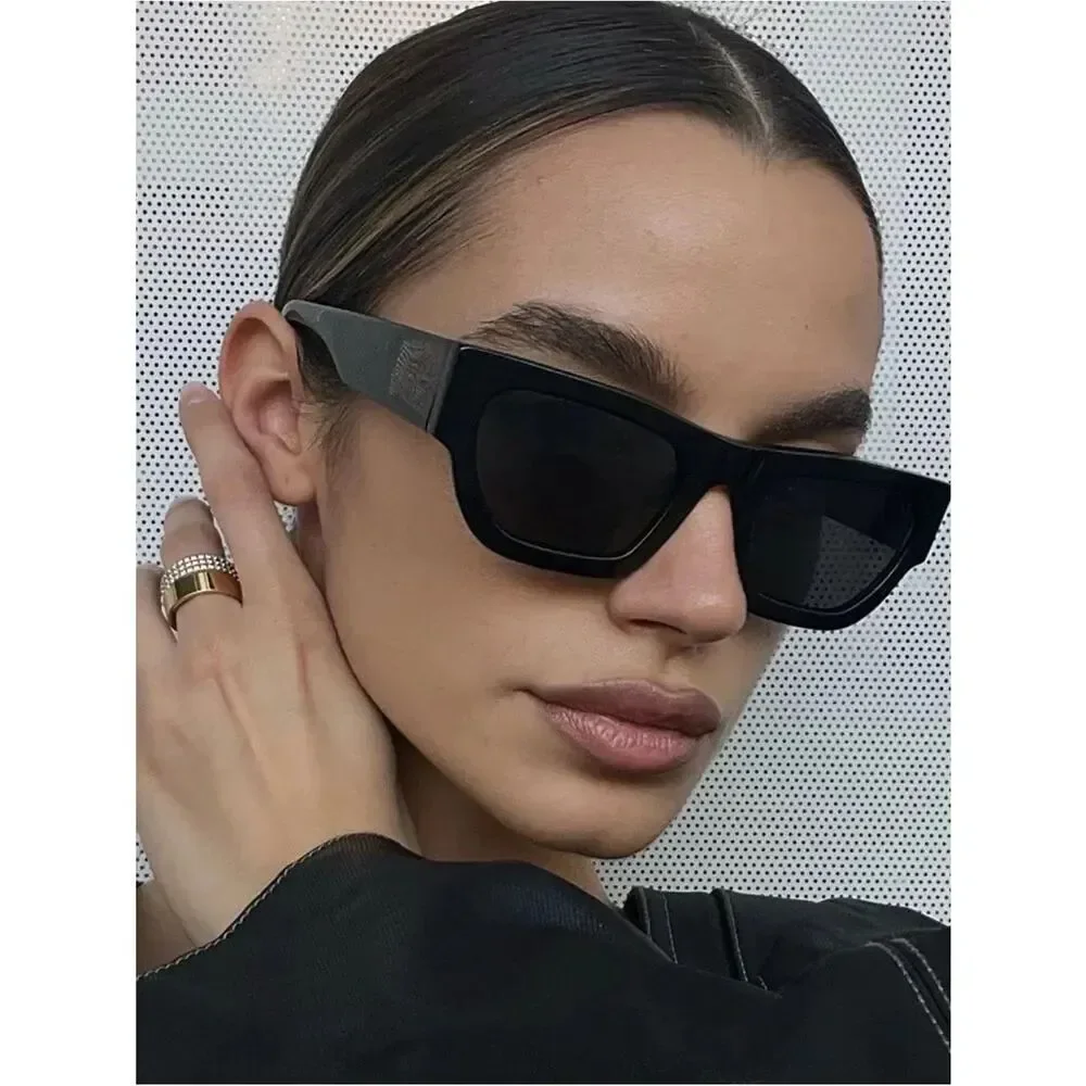 VEHLA Finn sunglasses in black smoke